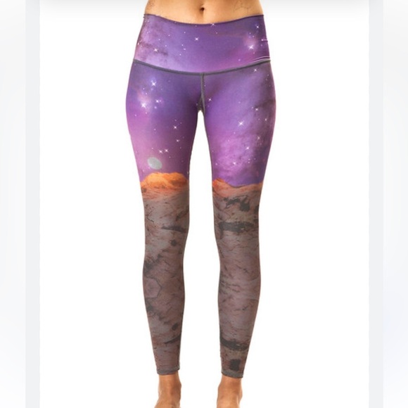 TEEKI Galaxy Southwest Hot Pants Leggings Size Small ~NWOT Made In USA - Picture 1 of 4